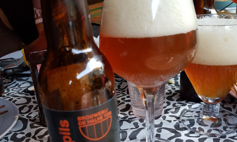 Bier van brouwerij de Halve Ton uit Tilburg